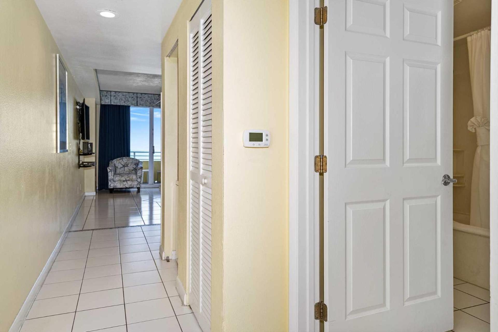Luxury 11th Floor 1 Bedroom Direct Oceanfront Wyndham Ocean Walk Daytona | 1105
