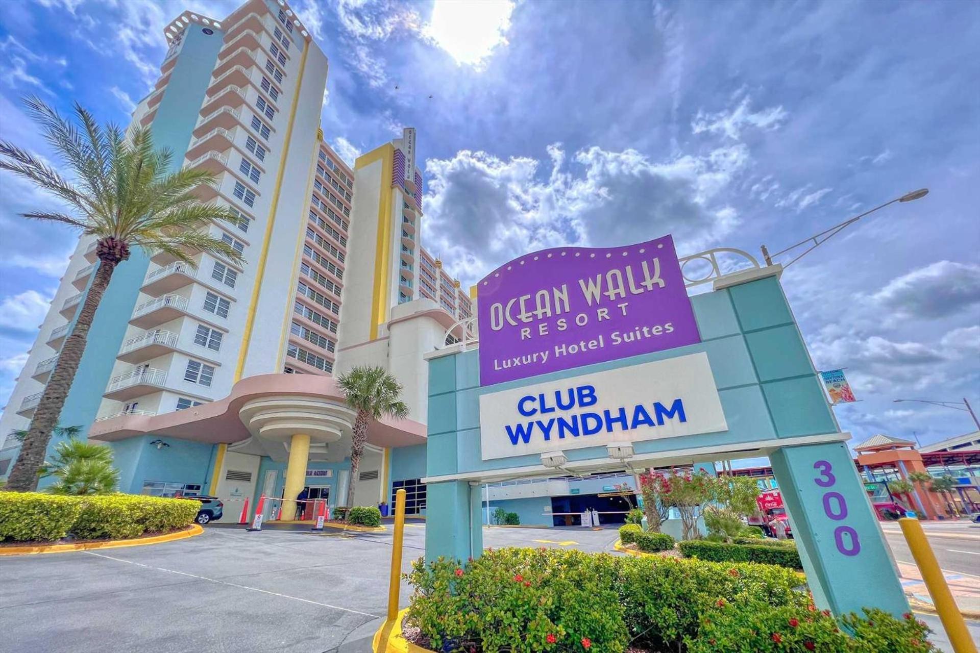 Luxury 11th Floor 1 Bedroom Direct Oceanfront Wyndham Ocean Walk Daytona | 1105 Daytona Beach